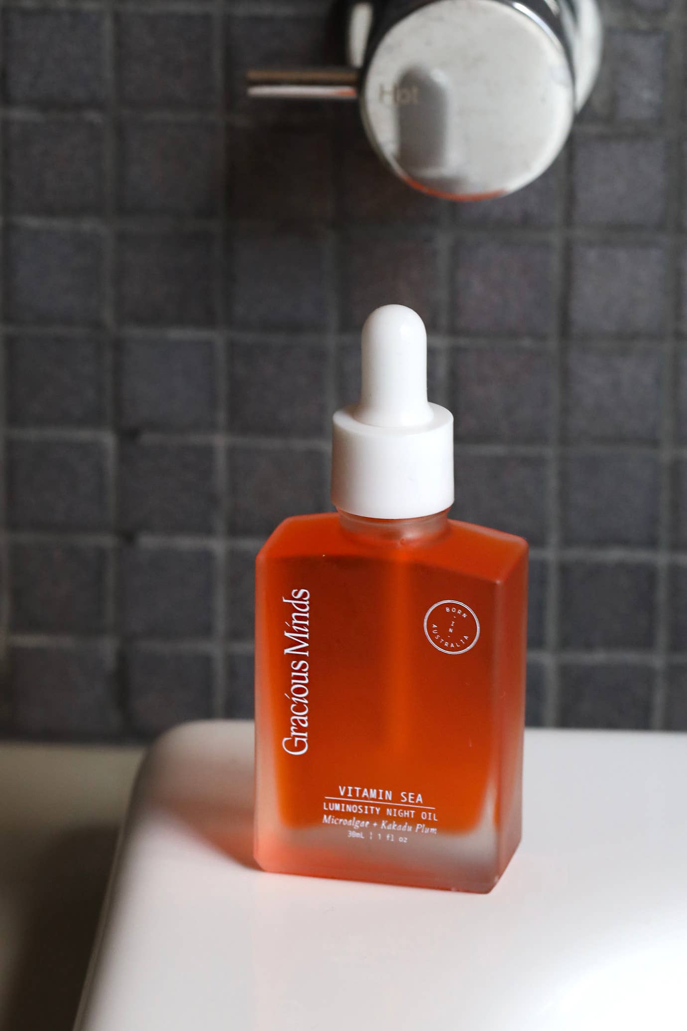 Vitamin Sea Luminosity Night Oil